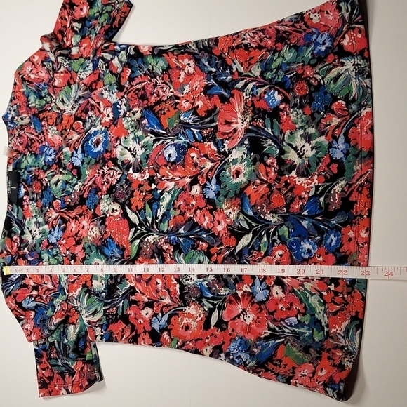 Tahari Floral Square Neck top Size XS - Picture 10 of 10